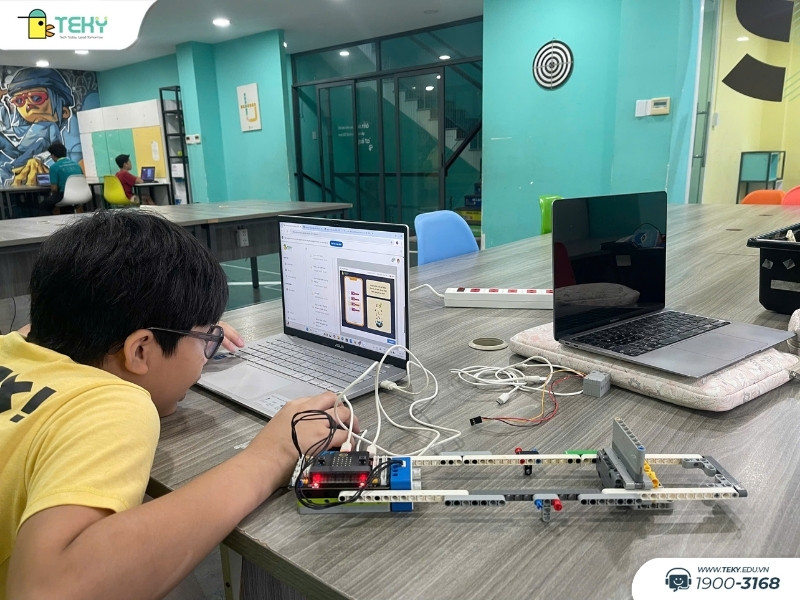 con-tap-trung-hoan-thanh-san-pham-cua-minh