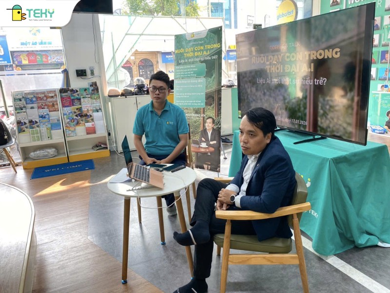 dien-gia-cham-chu-lang-nghe-cau-hoi-tu-phu-huynh