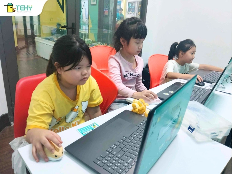 khong-gian-lop-hoc-thiet-ke-do-hoa-digi-girl-stem-art-level-1