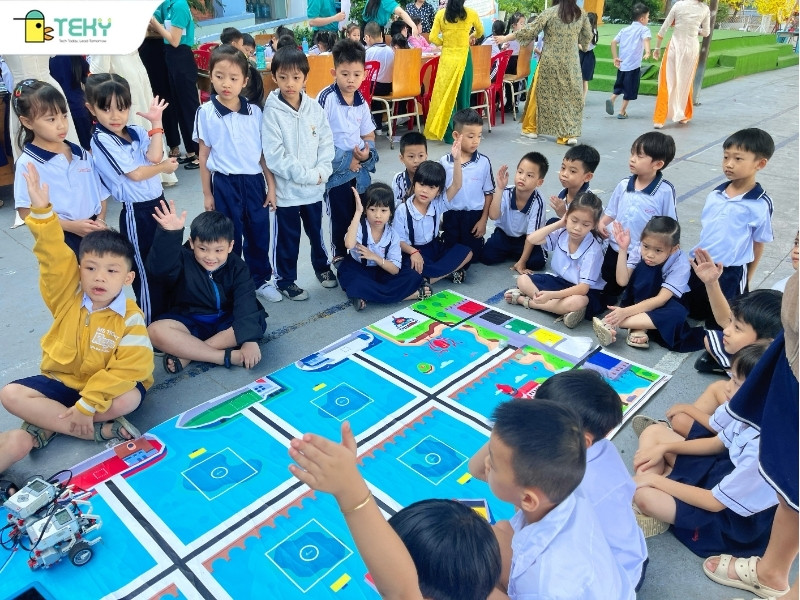 khong-khi-hao-hung-tai-tram-robot-tai-ngay-hoi