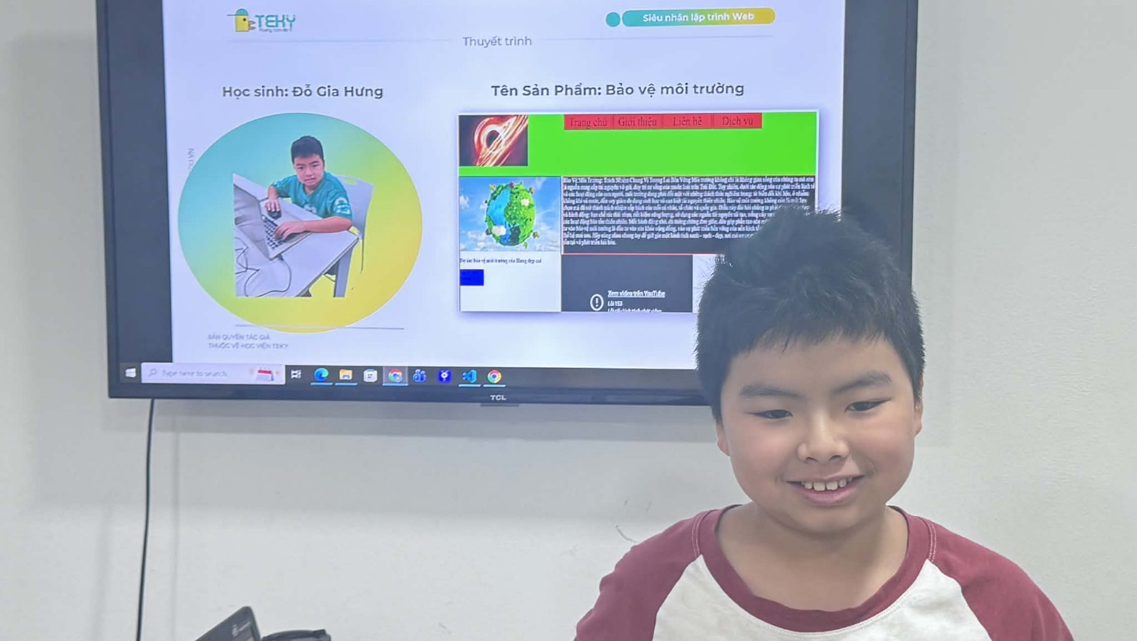 be-da-hoan-hanh-xuat-sac-bai-thuyet-trinh-cuoi-khoa