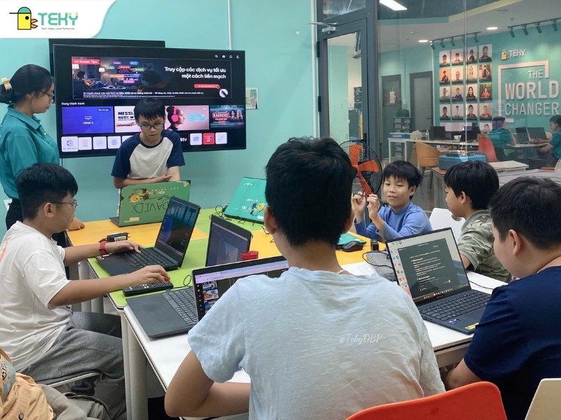 lop-hoc-lap-trinh-game-roblox-trong-mot-buoi-hoc-roblox-tai-teky-dien-bien-phu