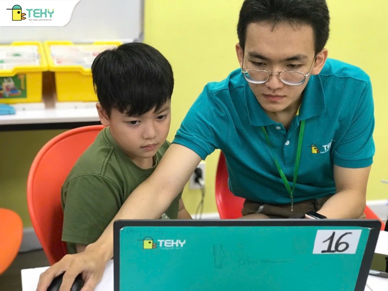 hoc-sinh-tieu-hoc-lap-trinh-sang-tao
