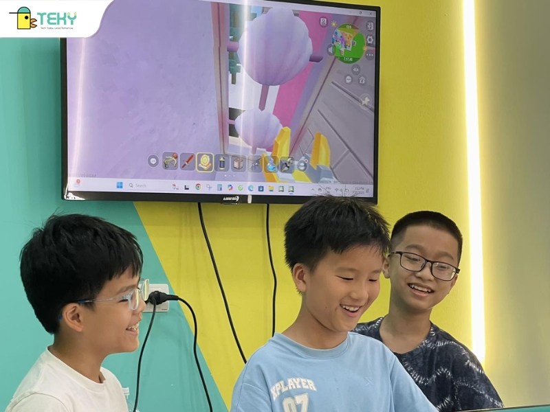 buoi-bao-cao-cuoi-khoa-cua-tekids-cung-cong-cu-mini-world