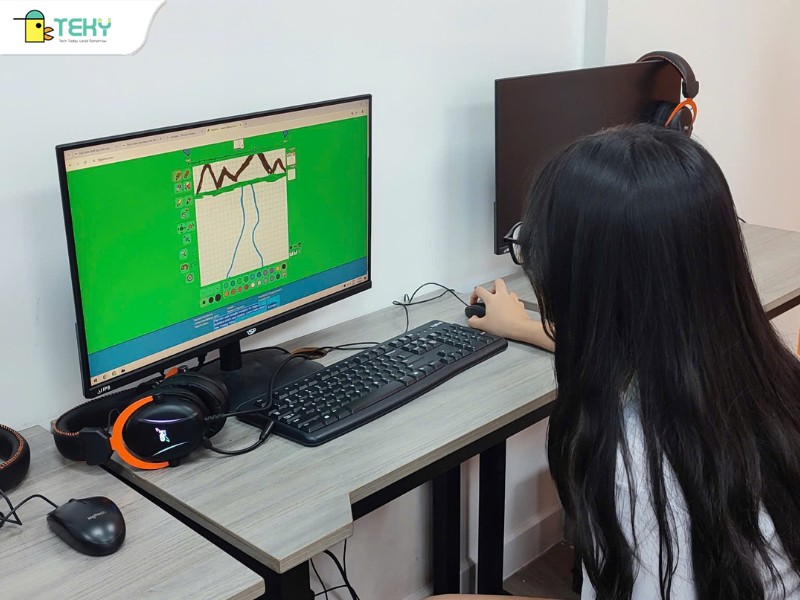 hoc-sinh-teky-thuc-hanh-thiet-ke-tren-cac-cong-cu-sang-tao