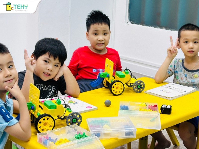 khoa-hoc-robotics-cho-tre-tai-teky