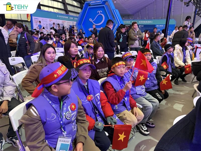 hoc-sinh-teky-tham-gia-cuoc-thi-enjoyai-2025