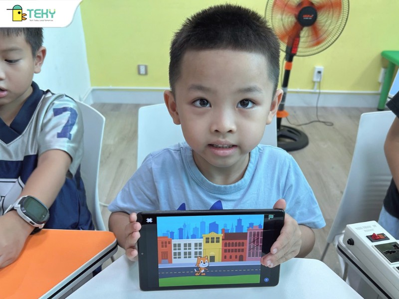 du-an-du-hanh-vu-tru-cua-be-pham-huynh-minh-khang