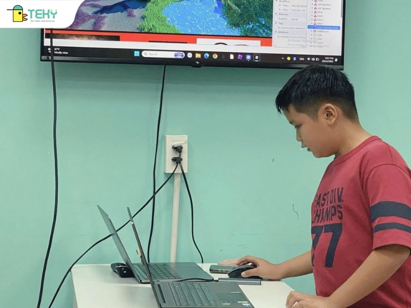 nguyen-vinh-nam-quoc-tham-gia-lop-kham-pha-robotics-tai-teky