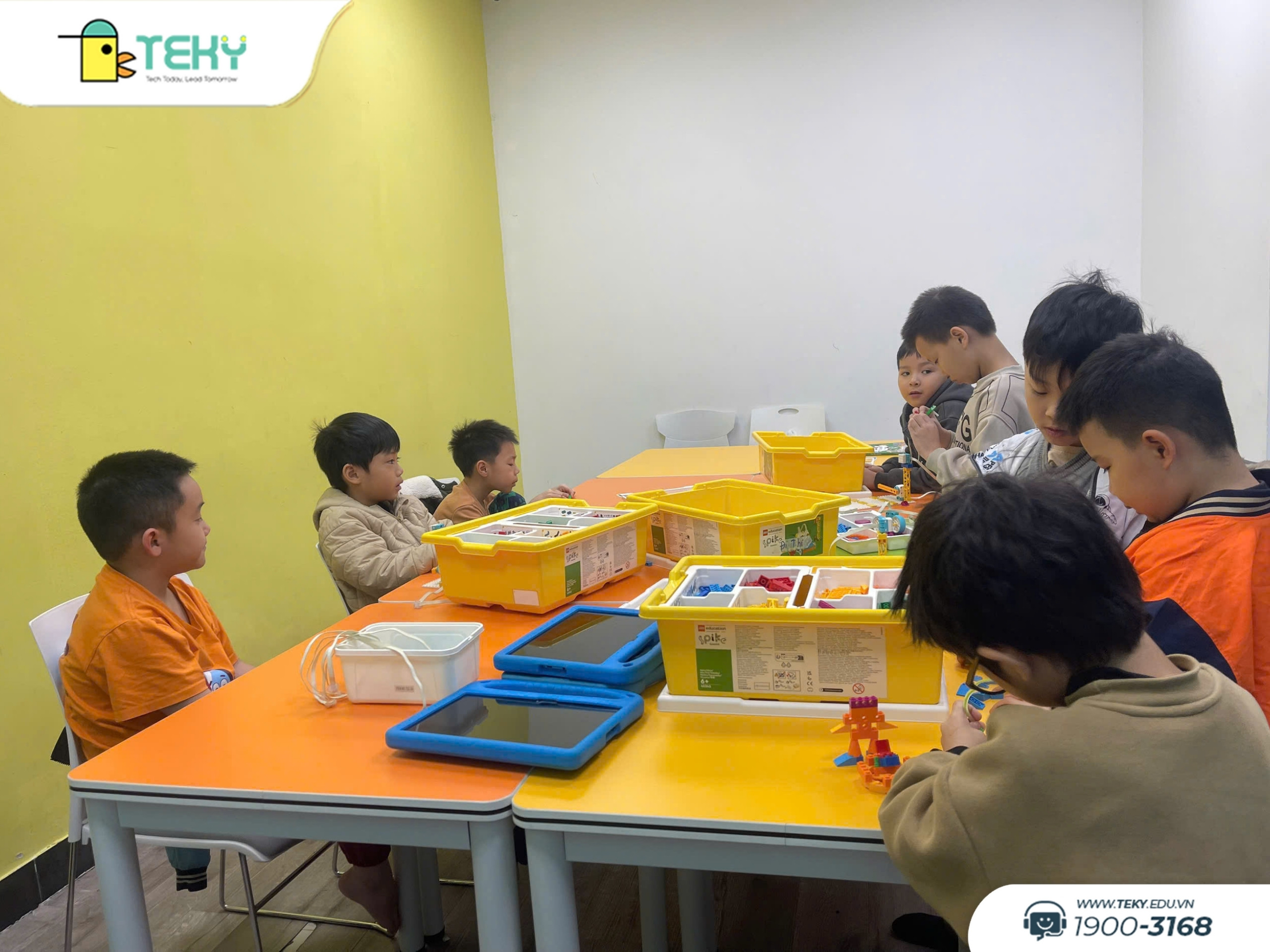 lop-hoc-robotics-co-ban-tai-teky-hoang-mai