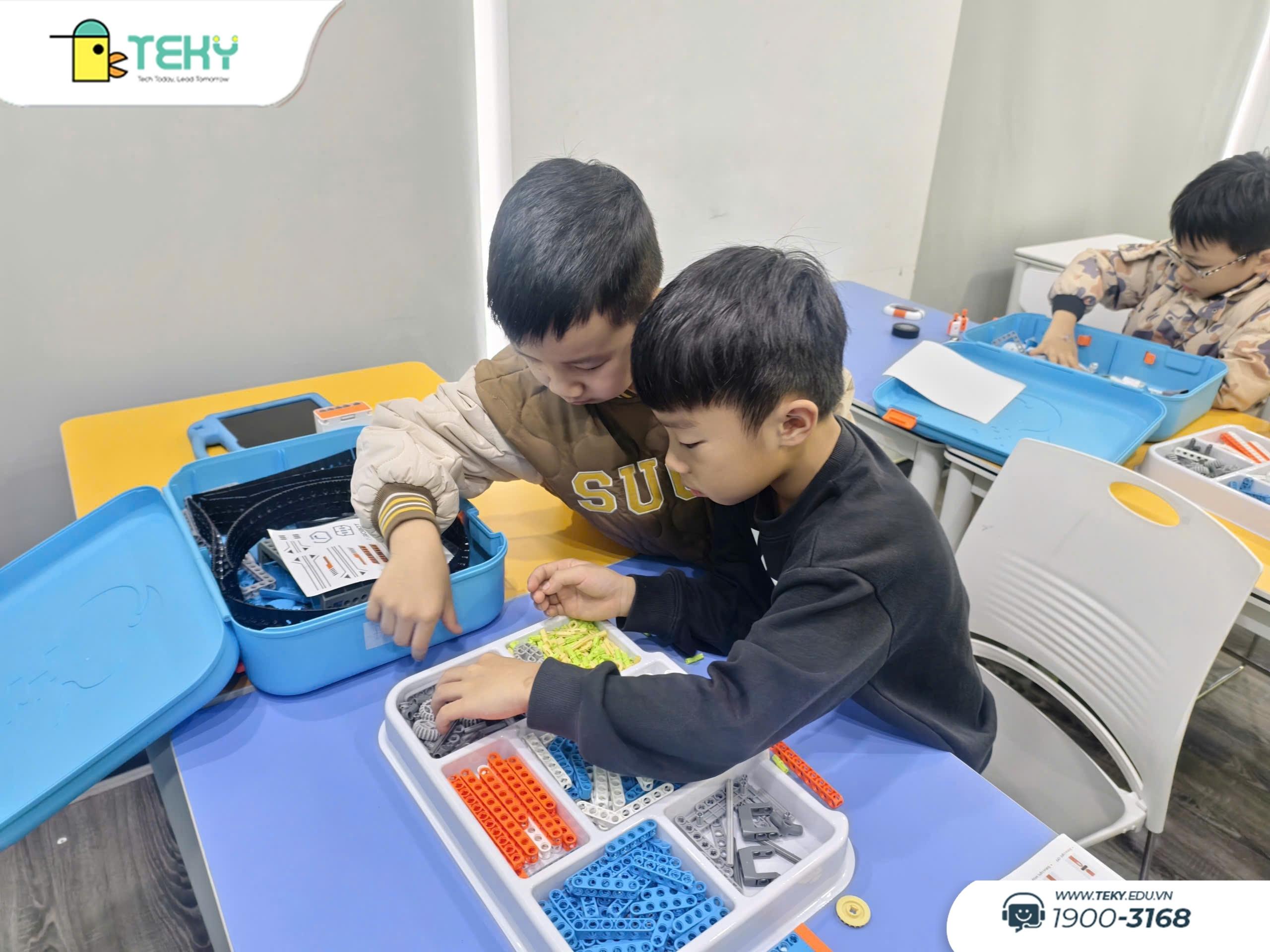 thanh-huy-va-nam-phong-da-van-dung-kien-thuc-stem-mot-cach-linh-hoat-va-co-he-thong