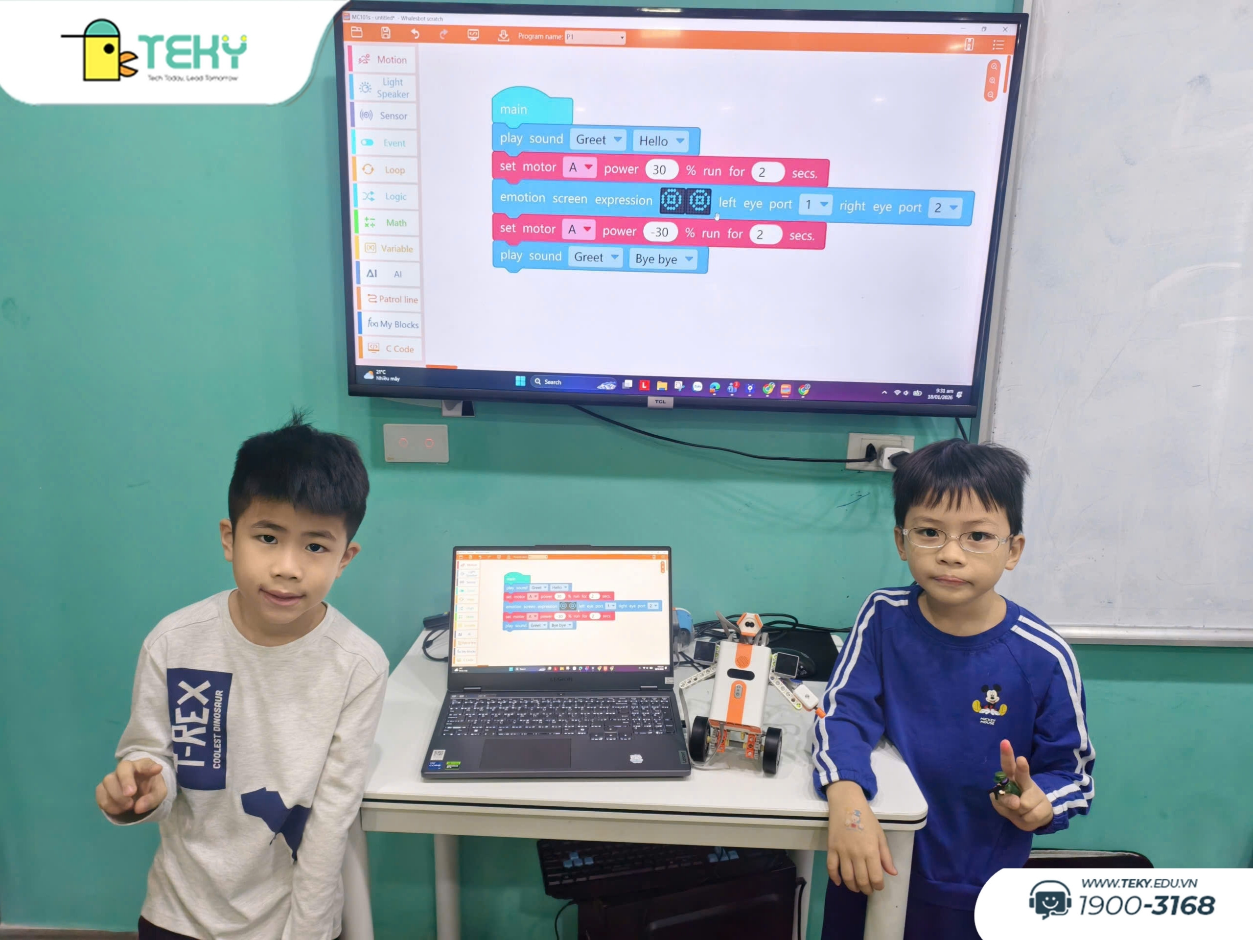 minh-khang-va-nhat-anh-da-cung-nhau-lua-chon-chu-de-xe-bus-thong-minh