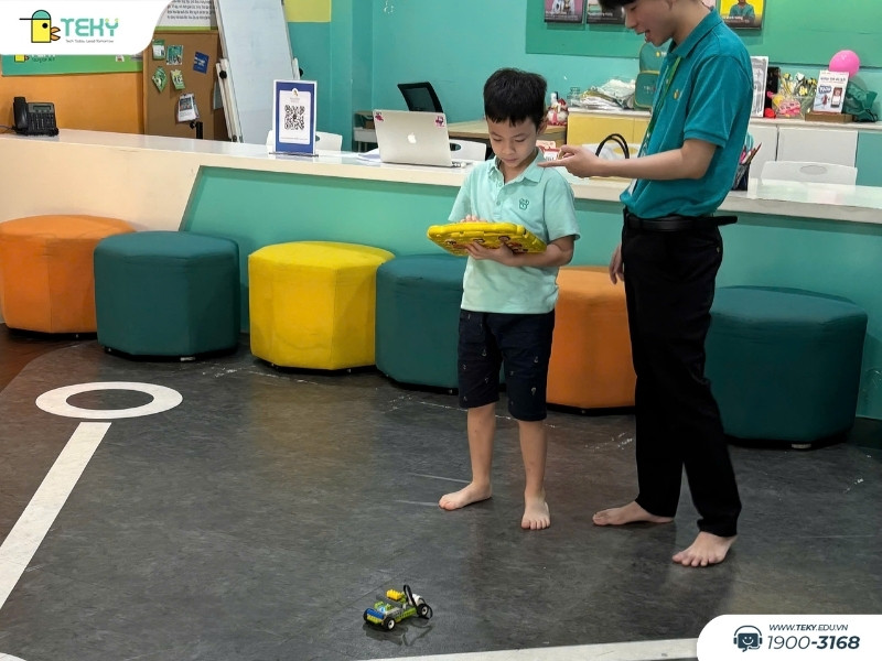 con-dieu-khien-san-pham-cua-ban-than-lam