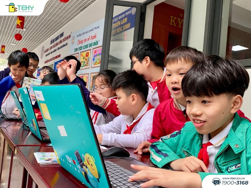 hoc-sinh-trai-nghiem-lap-trinh-game