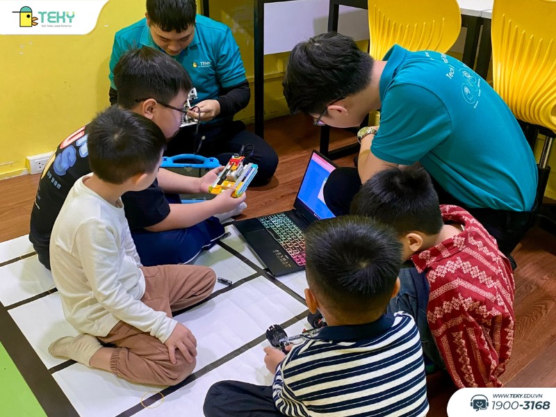 con-hoc-ai-qua-lop-hoc-kham-pha-robotics