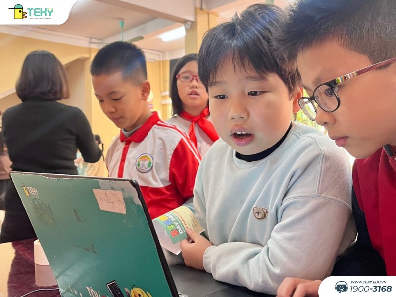 hoc-sinh-kham-pha-ai