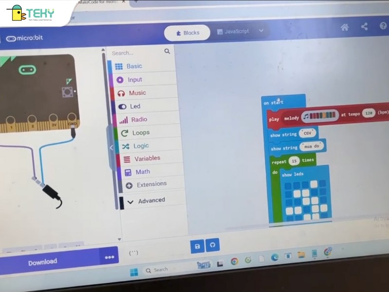 phan-lap-trinh-cua-du-an-rap-phim-thu-nho-do-hoc-vien-le-cong-minh-thuc-hien