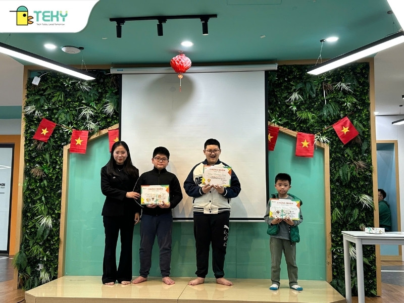trao-thuong-cho-cac-tekid-tieu-bieu
