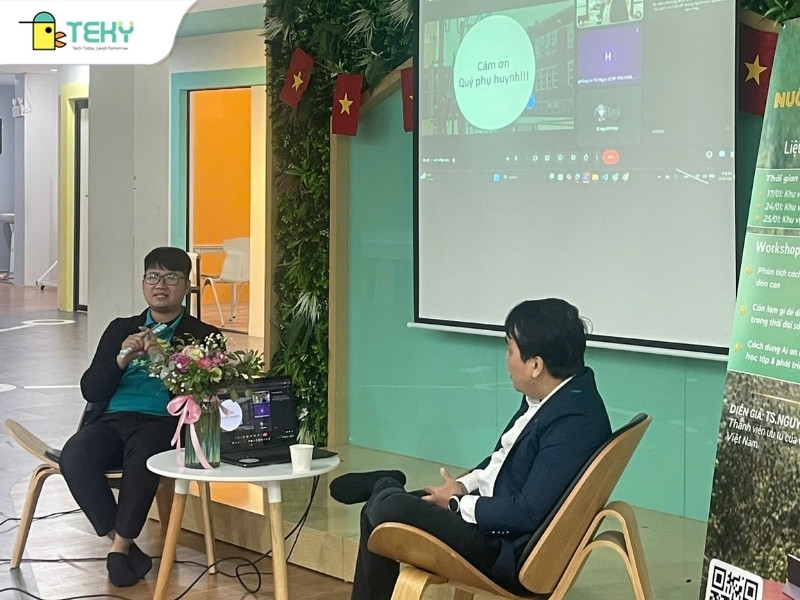 t-s-hoa-trao-doi-ve-chu-de