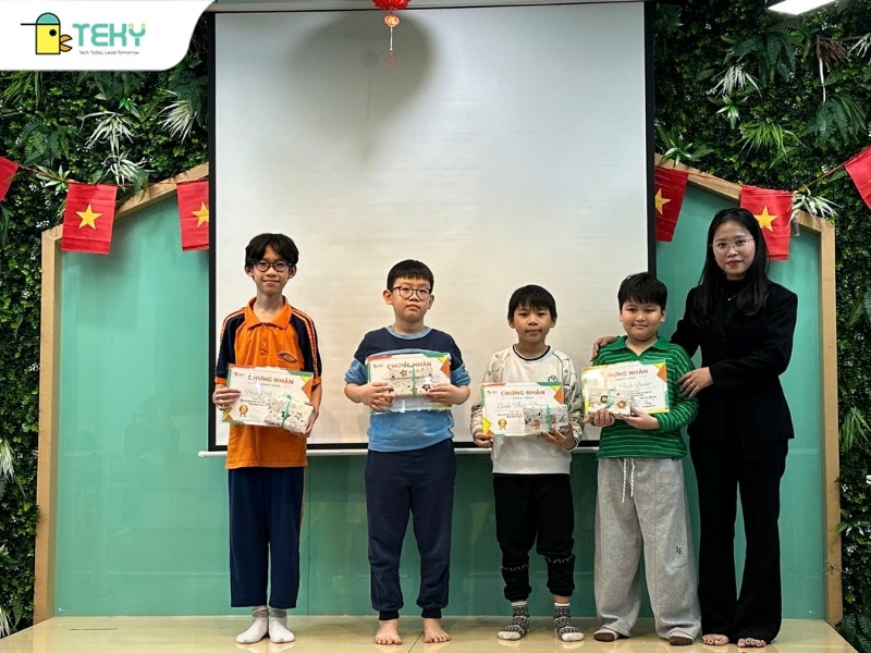 trao-thuong-cho-cac-tekid-tiem-nang