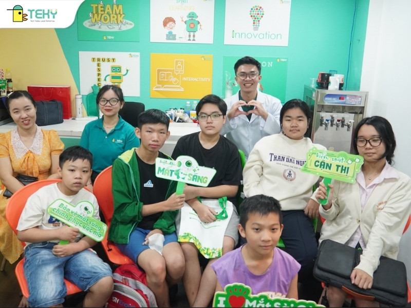 bac-si-tai-benh-vien-chia-se-nhung-kien-thuc-ve-mat-cho-cac-be