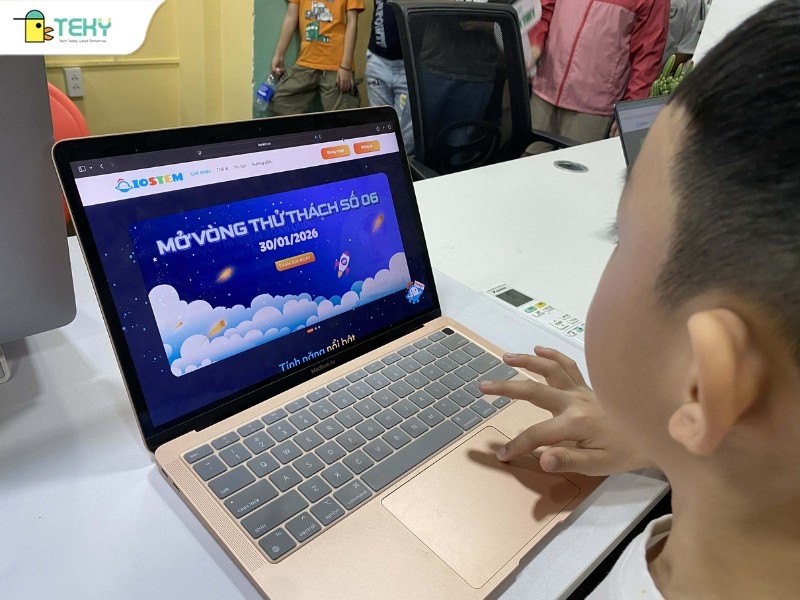 tram-iostem-trong-su-kien-du-xuan-teky