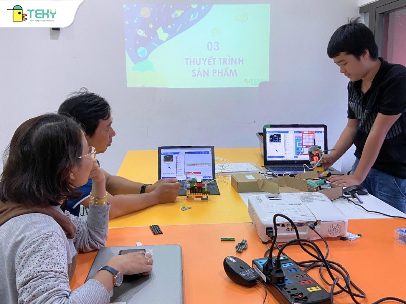 khoa-hoc-cong-nghe-ho-tro-dinh-huong-dai-hoc-nganh-cong-nghe