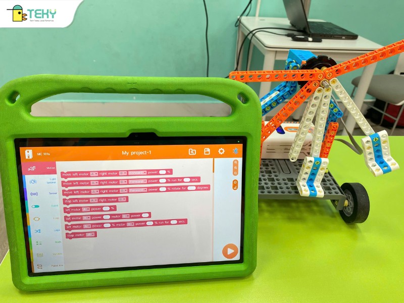 du-quay-canh-buom-robotics-cua-duc-tuan-tai-teky-dien-bien-phu