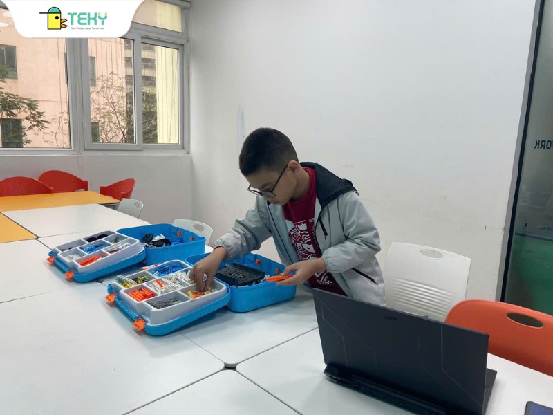 be-dang-tap-trung-lap-rap-robot