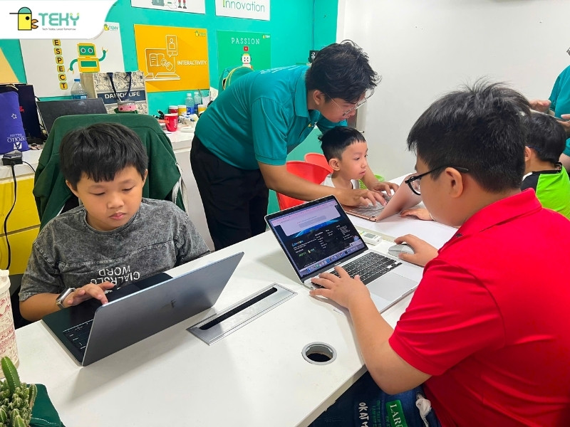 khi-cong-nghe-thay-doi-ba-me-can-lam-gi-de-dong-hanh-cung-con