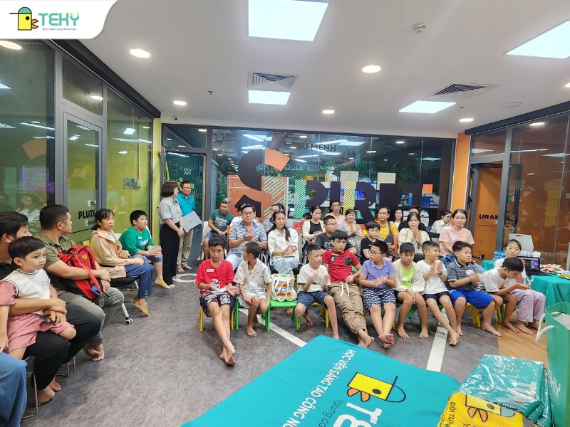 phu-huynh-dong-hanh-cung-con-hoc-cong-nghe-tai-teky