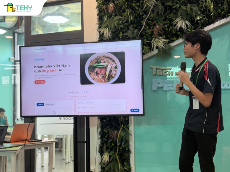 nhat-thinh-tu-tin-toa-sang-tai-dau-truong-tech-genius-2025