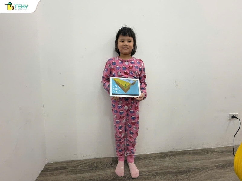 be-bao-nhi-hoan-thanh-san-pham-me-cung-tai-lop-mam-non-cong-nghe