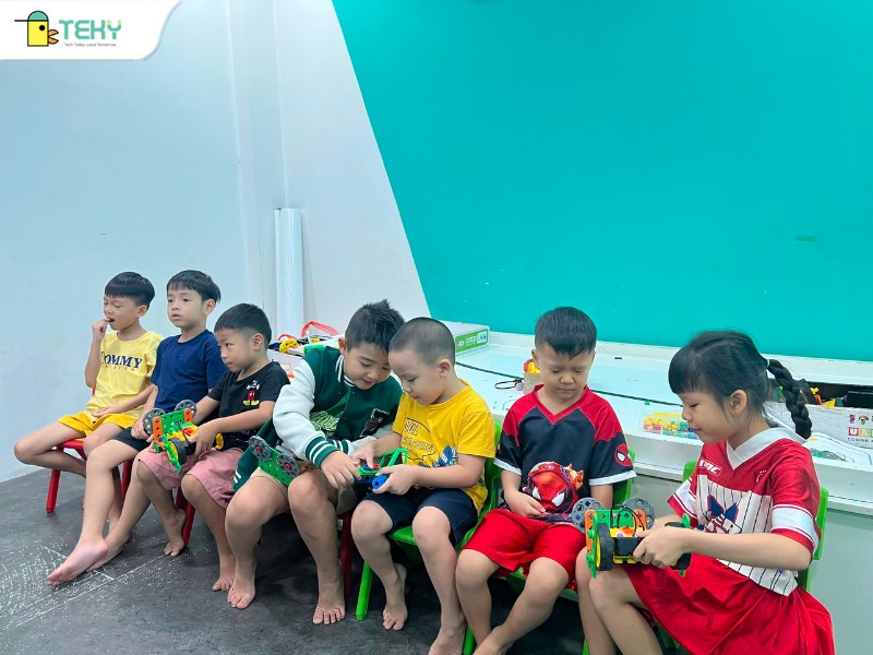 tre-can-phao-duoc-kham-pha-nang-luc-tu-som