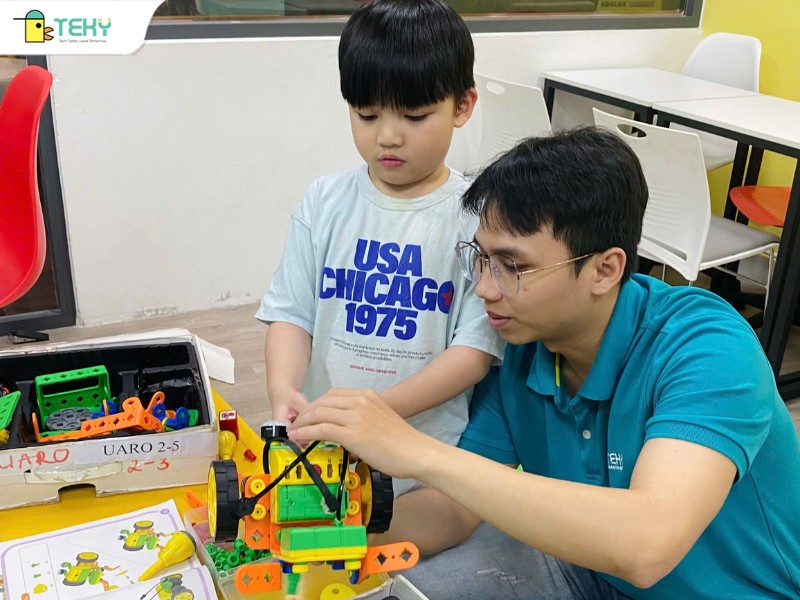 be-tap-trung-tham-gia-lop-hoc