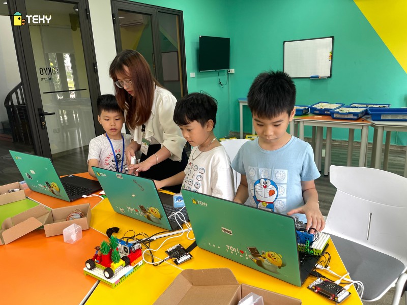 moi-truong-cho-tre-phat-trien-toan-dien