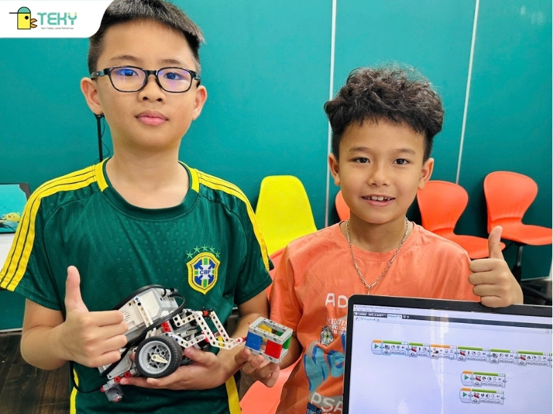 gia-khang-va-boi-boi-cung-driving-base-ev3