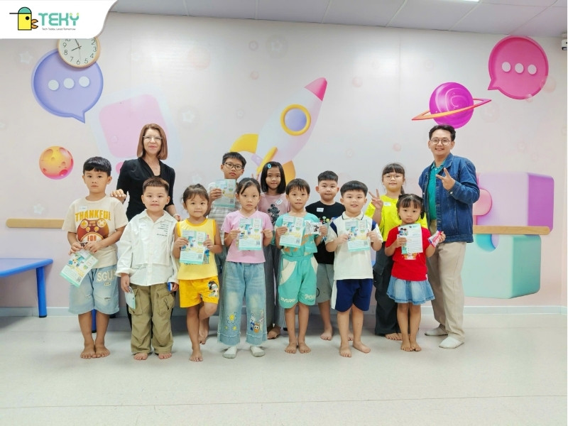 hoc-vien-chup-hinh-cung-thay-co-sau-buoi-hoc