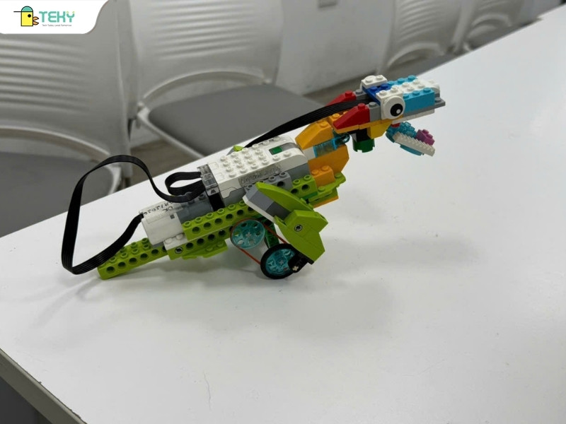 san-pham-mo-hinh-khung-long-hoan-chinh-cua-be-minh-duc