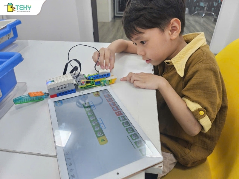 san-pham-mo-hinh-con-ran-da-hoan-thien-cua-be-nhat-minh