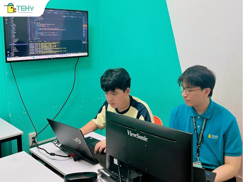 dac-loc-hien-tai=lop-sieu-nhan-lap-trinh-web