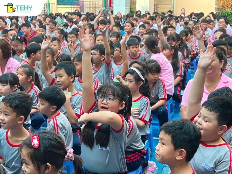 su-tham-gia-nhiet-tinh-tu-cac-em-hoc-sinh