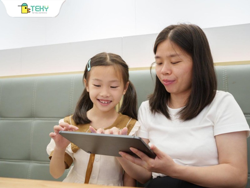 thay-vi-cam-doan-nhieu-phu-huynh-lua-chon-dinh-huong-cach-con-su-dung-cong-nghe