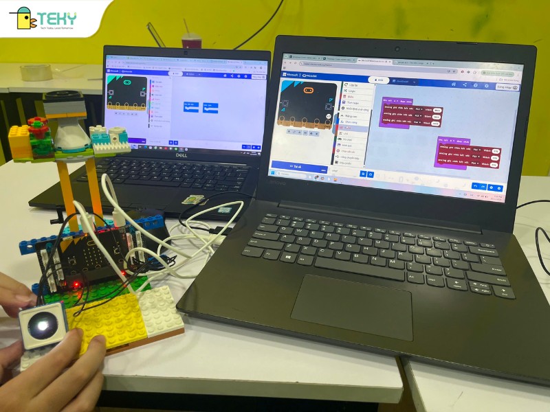 san-pham-lap-trinh-voi-microbit-cua-hoc-vien-teky-long-bien