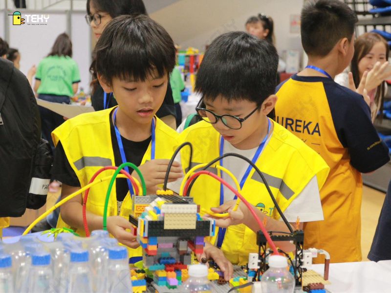 ren-ky-nang-4c-thong-qua-hoc-cong-nghe-lap-trinh-robotic-ai-va-cac-du-an-sang-tao-thuc-te