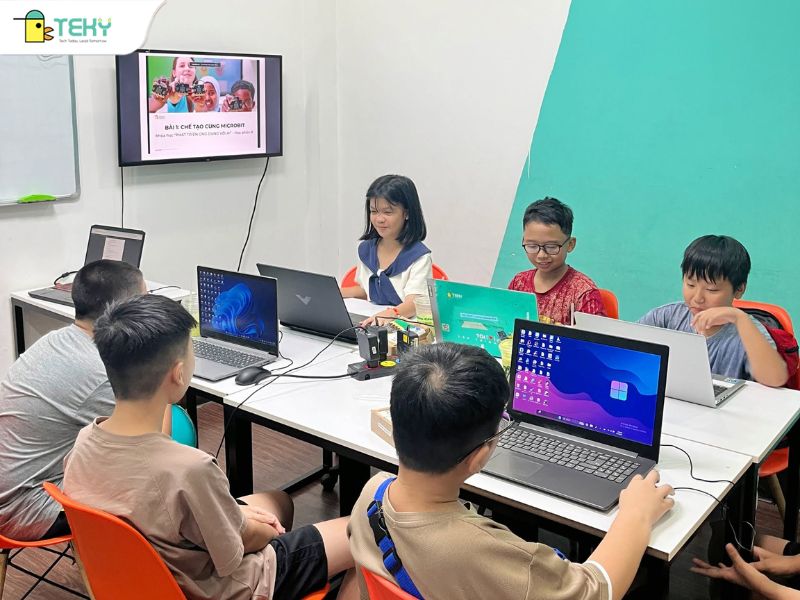 cong-nghe-con-giup-con-hoc-tot-hon-cac-mon-hoc-tren-truong